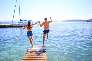 Sommerreisen Sommer Urlaub Paar Meer HOFER REISEN