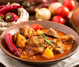 Gulasch | HOFER REISEN