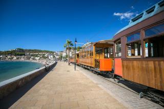 Ferrocarril de Sóller Straßenbahn Hafen Mallorca Spanien HOFER REISEN