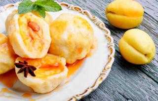 Niederösterreich Marillenknödel Speise Marillen Minze HOFER REISEN