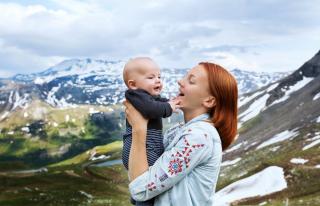 Wandern mit Baby in den Bergen | HOFER REISEN