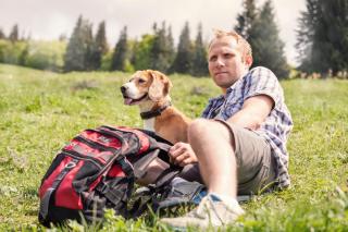 © Eurotours Wandern Hund Mann HOFER REISEN