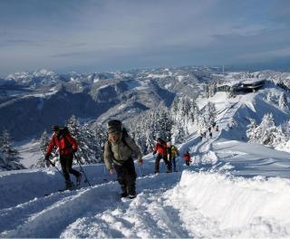 Winterspaziergang HOFER REISEN