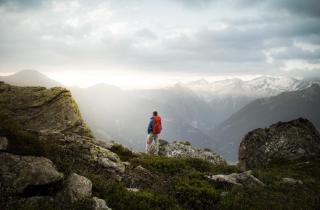 © Gasteinertal Tourismus GmbH Mann Gipfel Gasteinertal HOFER REISEN