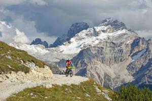 Durch die Naturparks der Dolomiten - Mountainbike-Tour