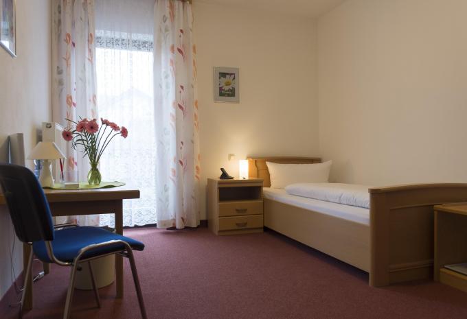 Zimmerbeispiel Einzelzimmer „Standard“