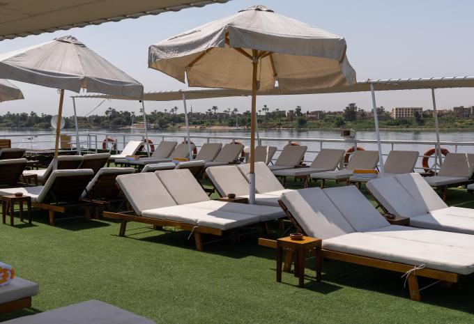 Nile Crown