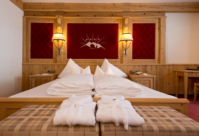 Zimmerbeispiel, Doppelzimmer (DZ) „Superior Bergblick“