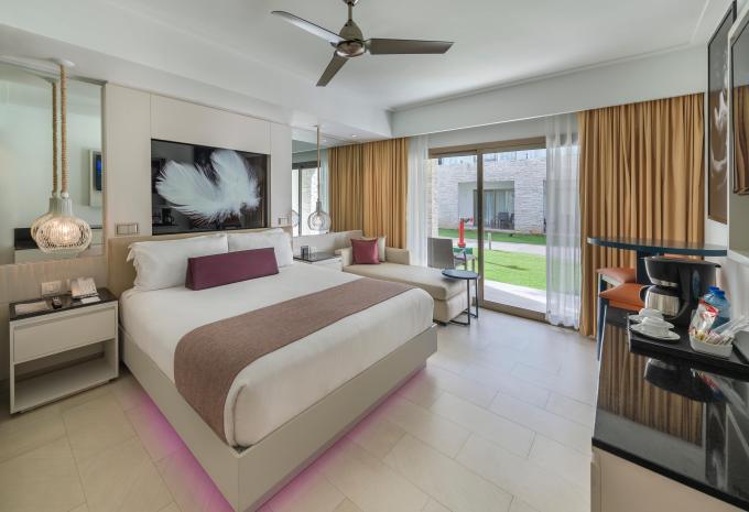 Zimmerbeispiel, Doppelzimmer (DZ) „Luxury Room“ / Royalton CHIC Punta Cana 