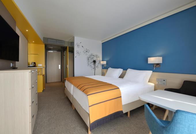 Zimmerbeispiel, Doppelzimmer (DZ) „Executive Balkon“ Zimmerbeispiel, Doppelzimmer (DZ) „Executive Balkon“