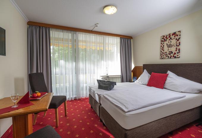 Zimmerbeispiel, Doppelzimmer „Balkon“  Zimmerbeispiel, Doppelzimmer „Balkon“