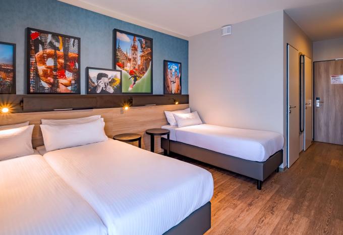 Beispielansicht Dreibettzimmer "Standard"