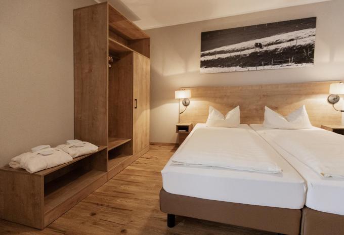 Zimmerbeispiel, Doppelzimmer (DZ) „Superior Balkon oder Terrasse“