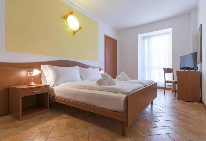 Zimmerbeispiel, Doppelzimmer (DZ) „Standard Balkon“