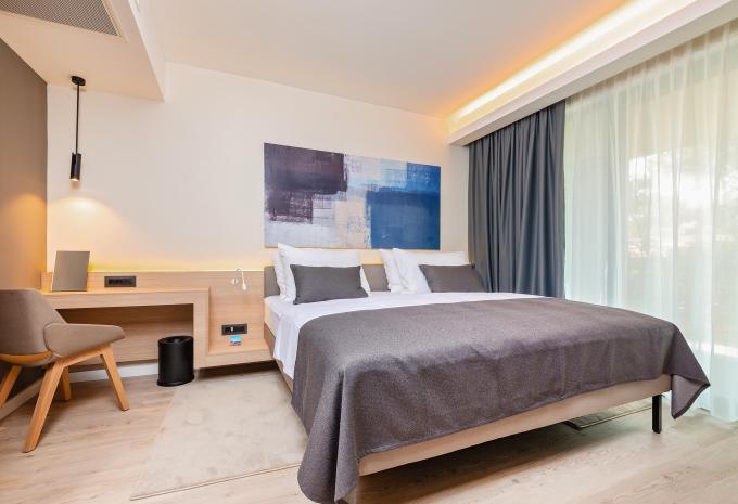 Zimmerbeispiel: Suite „Parkblick U4TPG“