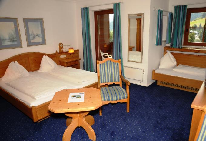 Zimmerbeispiel, Doppelzimmer (DZ) „Balkon Haus Schöneck oder Hochkönig“