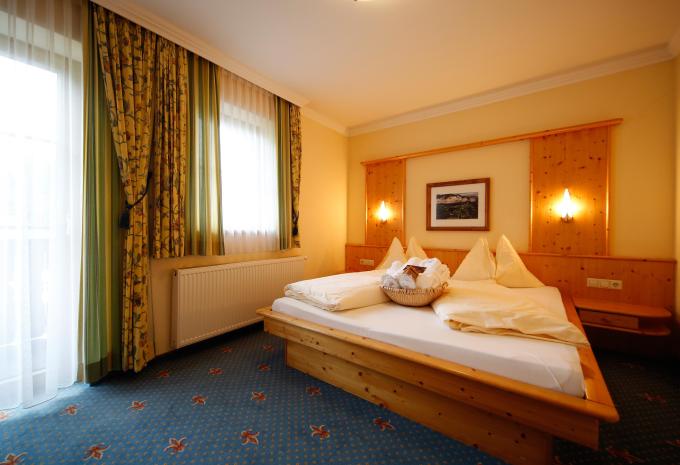 Zimmerbeispiel: Doppelzimmer „Balkon“