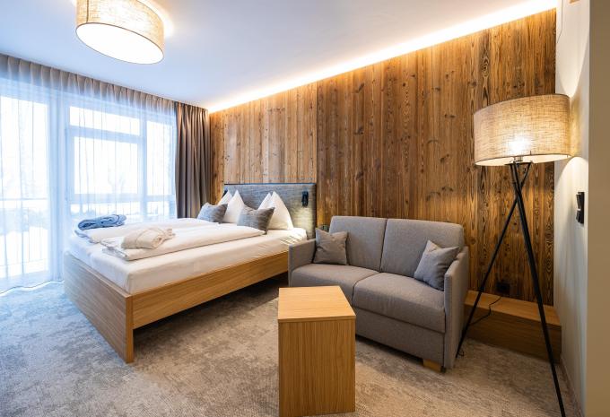 Zimmerbeispiel, Juniorsuite (JS) „Standard Balkon Nebenhaus“