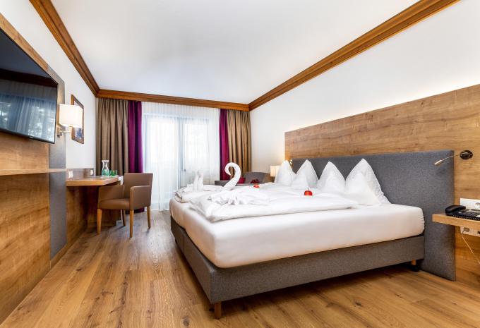 Zimmerbeispiel: Doppelzimmer „Comfort Balkon Bergwelt Plus“