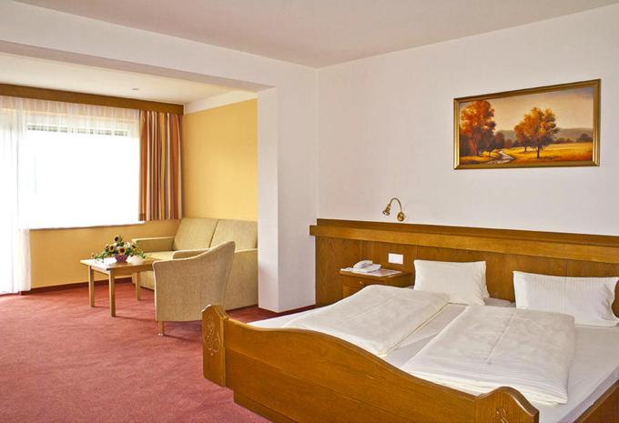 Zimmerbeispiel: Familienzimmer „Standard Balkon“