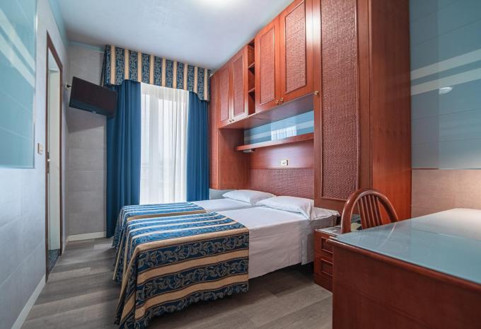 Zimmerbeispiel DZ Standard Balkon