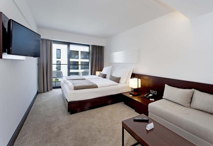 Zimmerbeispiel, Dreibettzimmer (DBZ) „Classic Balkon C3B“