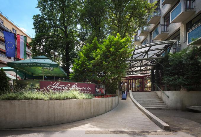 Hotel Benczúr, Budapest