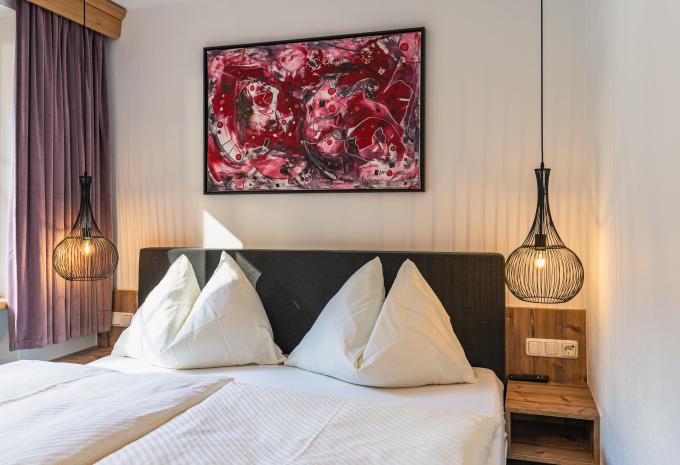 Zimmerbeispiel, Doppelzimmer (DZ) „Balkon oder Terrasse“