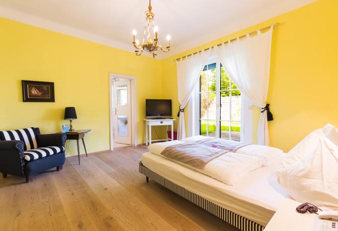 Zimmerbeispiel, Doppelzimmer (DZ) „Classic“ Zimmerbeispiel, Doppelzimmer (DZ) „Classic“