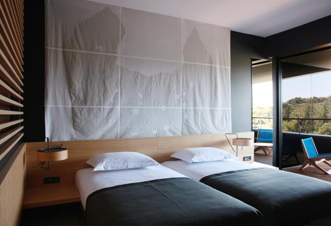 Zimmerbeispiel, Doppelzimmer (DZ) „Premium Balkon mit Zustellbett“ Zimmerbeispiel, Doppelzimmer (DZ) „Premium Balkon mit Zustellbett“