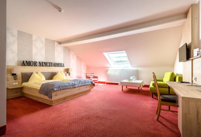 Zimmerbeispiel, Familienzimmer (FZ) „Mansarde“
