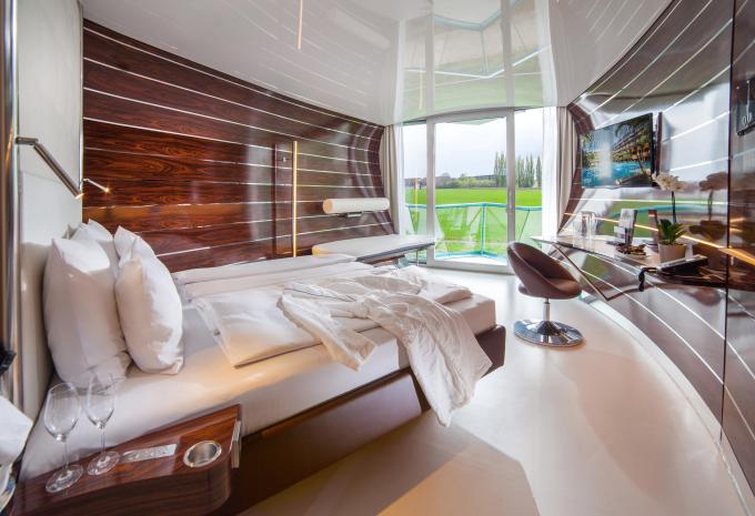 Zimmerbeispiel, Doppelzimmer (DZ) „Standard Balkon Yacht Kabine“