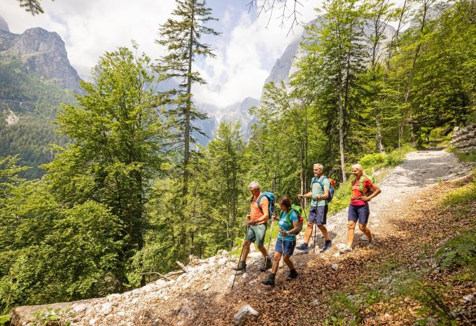 Von Meran über die Dolomiten zum Gardasee - Wanderreise