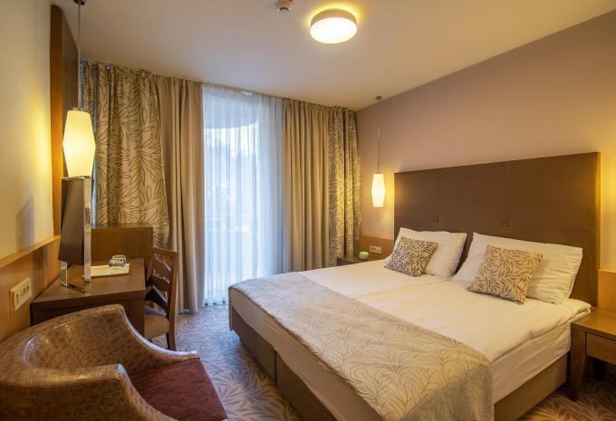 Zimmerbeispiel: DB02 Doppelzimmer Balkon "Lux"