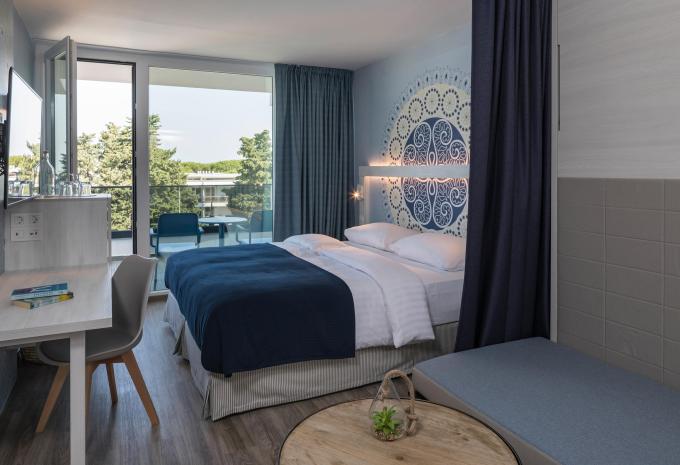 Zimmerbeispiel, FR01 Comfort Familienzimmer Balkon