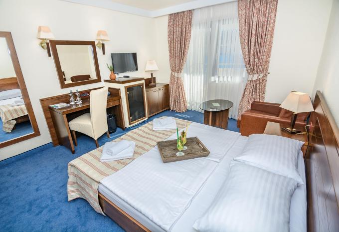 Zimmerbeispiel, Doppelzimmer (DZ) „Superior Balkon Meerblick“