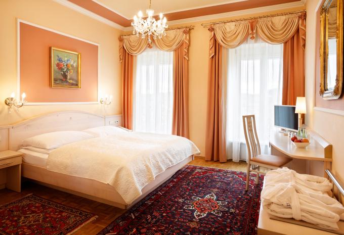 Zimmerbeispiel: Standard Doppelzimmer Zimmerbeispiel: Standard Doppelzimmer