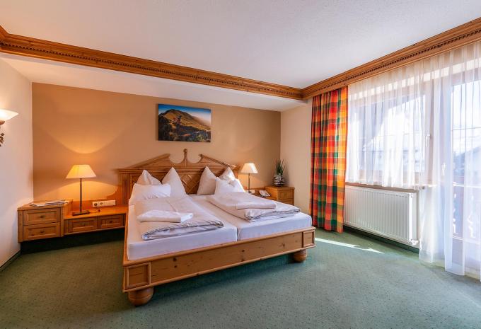 Zimmerbeispiel: Doppelzimmer Balkon "Onkeljoch" Zimmerbeispiel: Doppelzimmer Balkon "Onkeljoch"