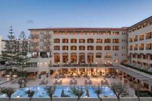 Theartemis Palace****