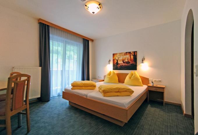 Zimmerbeispiel: Mehrbettzimmer "Standard"