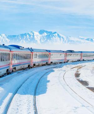 Bus- und Zugrundreisen weltweit