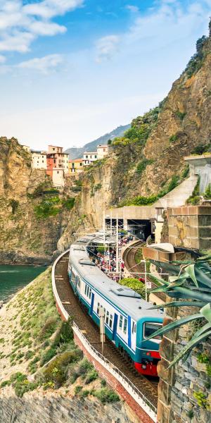 Bus- und Zugrundreisen weltweit