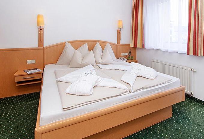 Zimmerbeispiel Doppelzimmer „Areit“