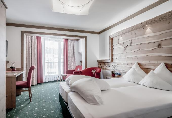 Zimmerbeispiel Doppelzimmer „Standard Balkon“ Zimmerbeispiel Doppelzimmer „Standard Balkon“