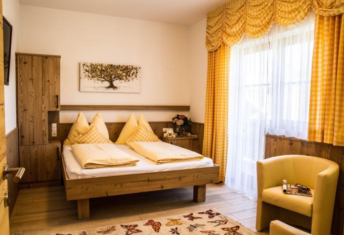 Zimmerbeispiel: Doppelzimmer "Standard Balkon"