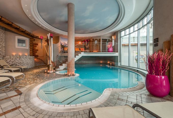 eva,VILLAGE, Saalbach