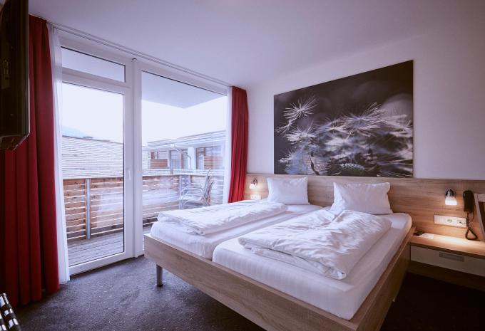 Zimmerbeispiel Standard Doppelzimmer Balkon