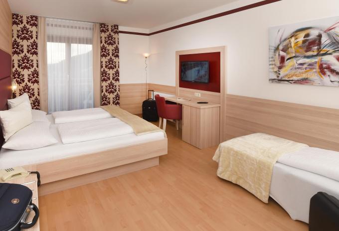 Zimmerbeispiel Dreibettzimmer (DBZ) „Standard“