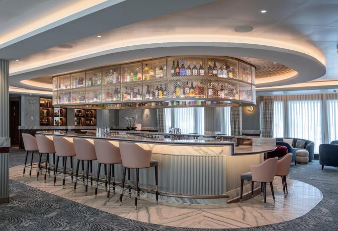 Silver Nova / La Dolce Vita Bar