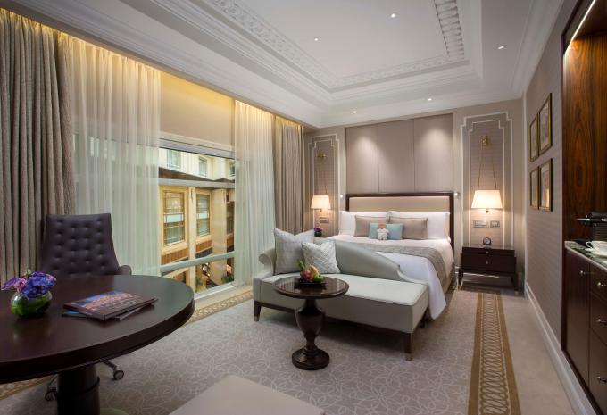 Zimmerbeispiel/ The Fullerton Hotel